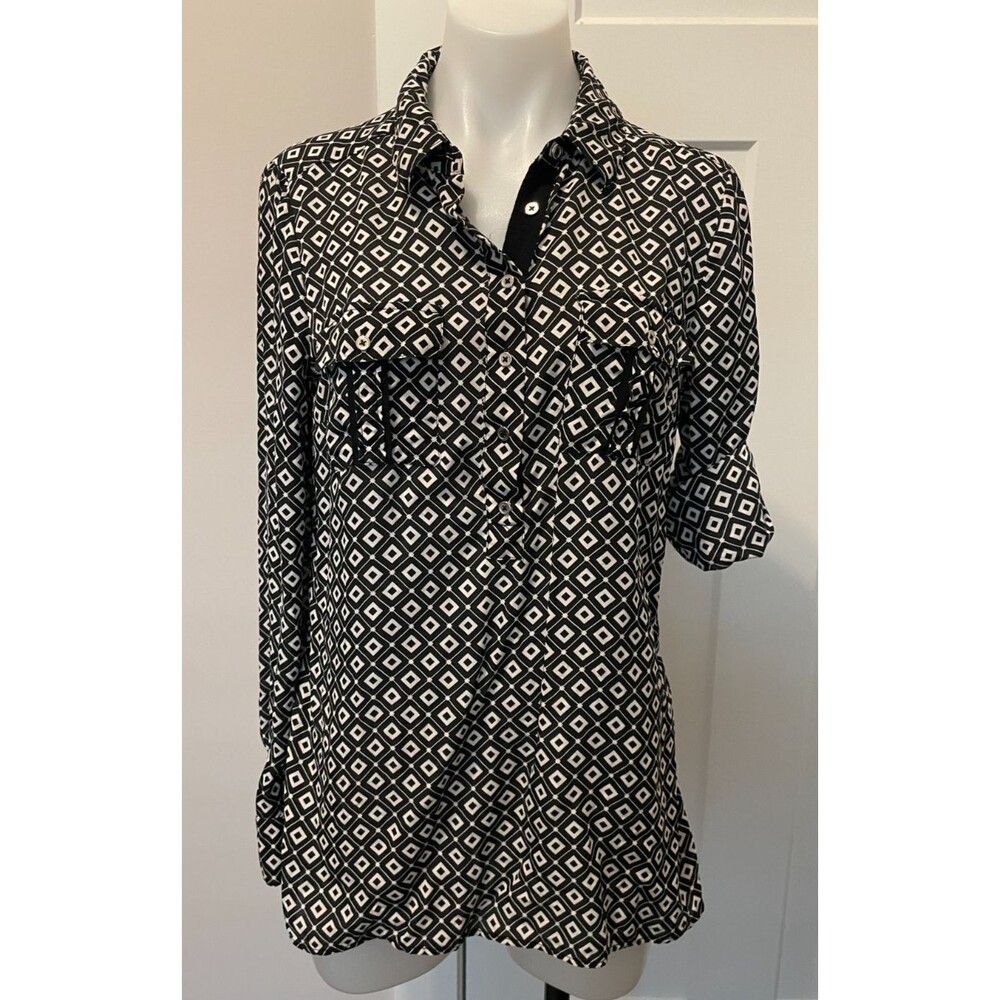 WHITE HOUSE BLACK MARKET Womens TOP Long Tab Sleeve GEOMETRIC Silk Size 10